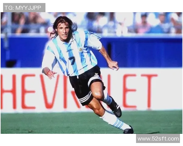 33号球衣传奇足球明星背后的故事与辉煌成就揭秘