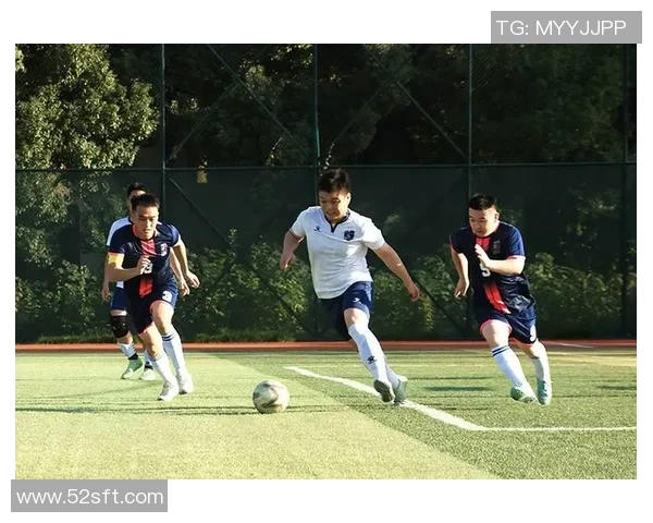 足球生涯精彩瞬间回顾与成长历程的视觉盛宴